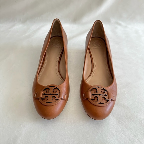 Tory Burch Slight Wedge Heels / Flats - Picture 10 of 16